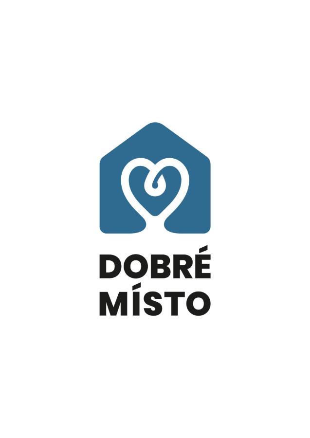 فندق Dobre Misto كرنوف المظهر الخارجي الصورة